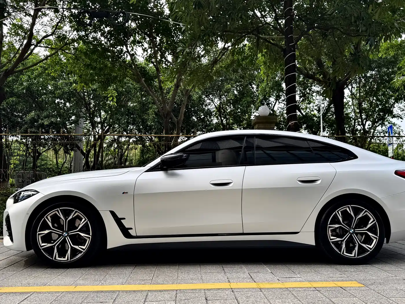 BMW 4-SERIES