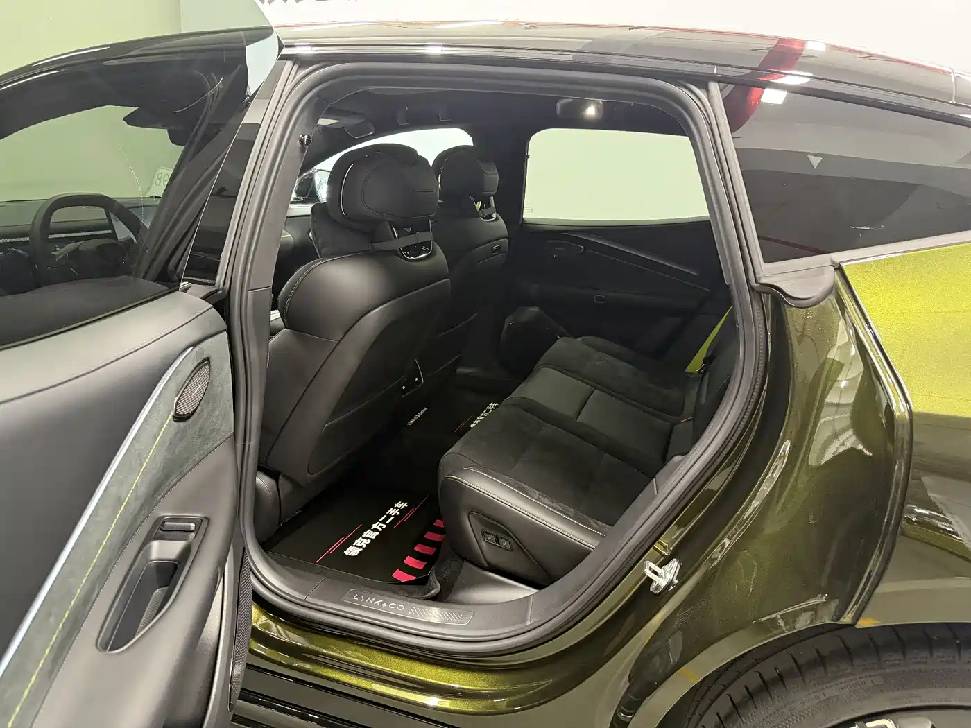 Lynk & Co 10 EM-P 2025 Facelift 240 AWD Ultra Sport Edition фото 10