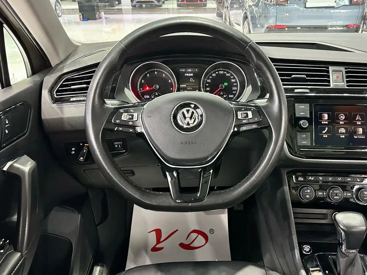 Volkswagen Tiguan L 2018 Facelift 330TSI Automatic 2WD Luxury Edition фото 6
