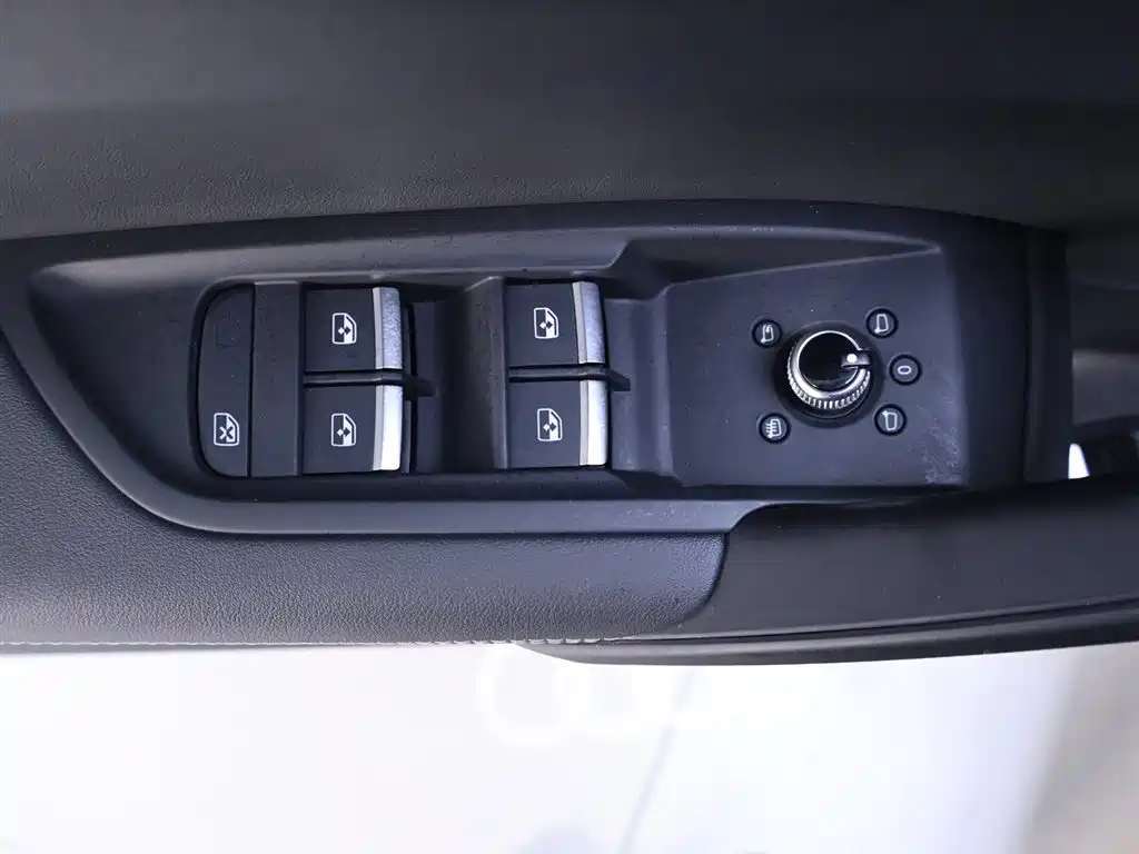 Audi Q5L 2022 40T Luxury Dynamic фото 17
