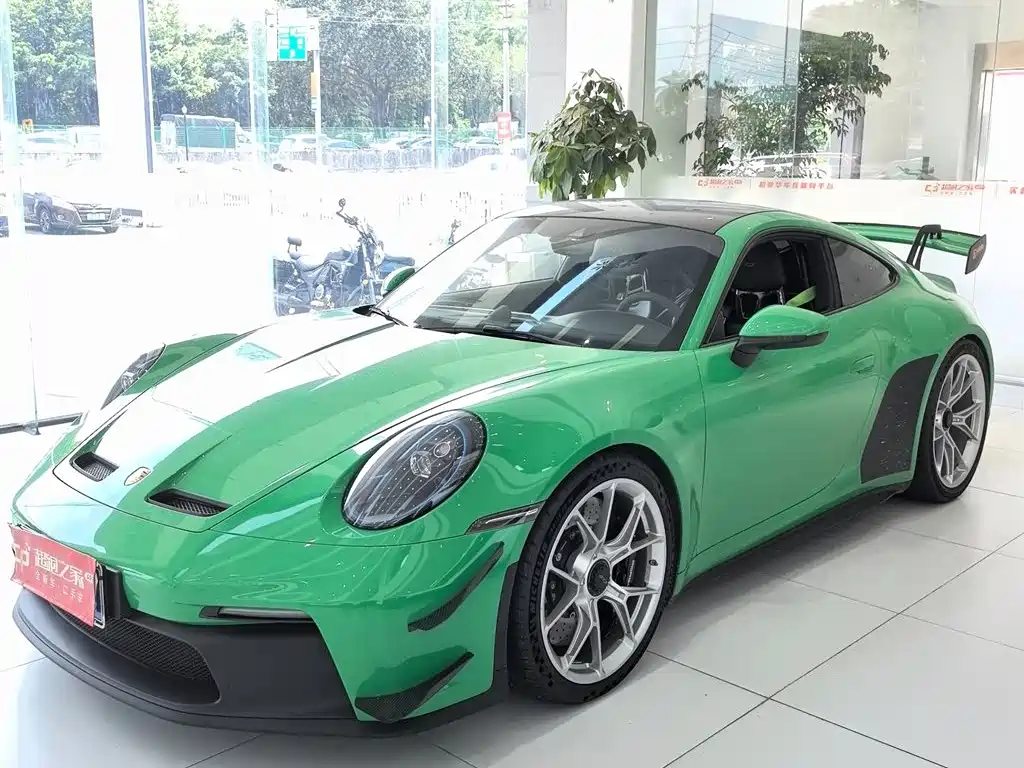 PORSCHE 911
