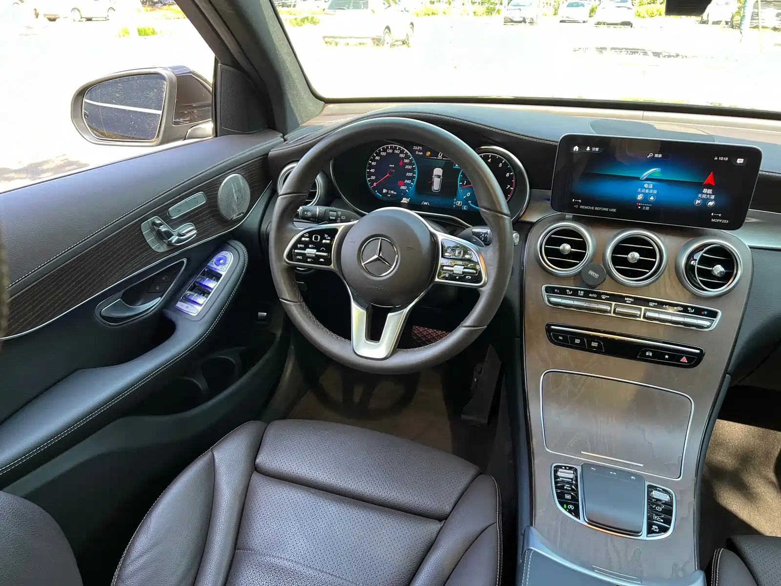 Фото 10 - Mercedes-Benz GLC