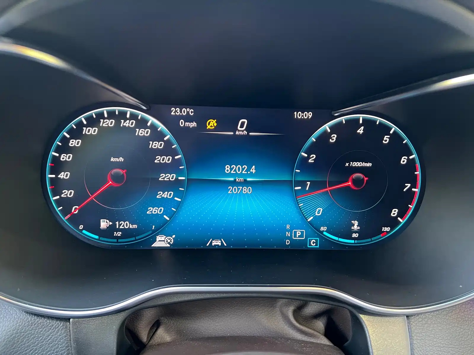 Фото 12 - Mercedes-Benz GLC