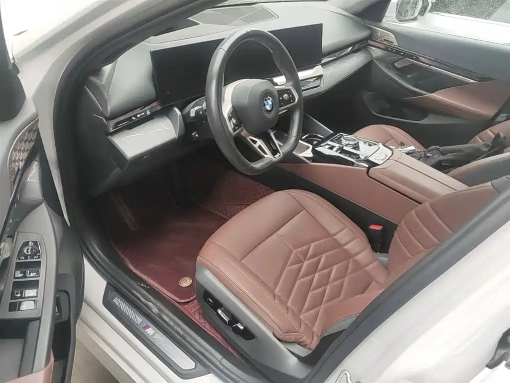 BMW 5 Series 2025 530Li Premium M Sport Package фото 22