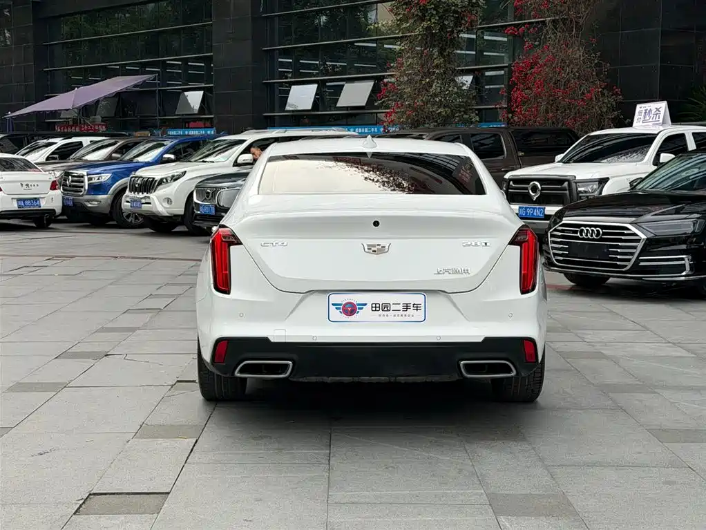 CADILLAC CT4