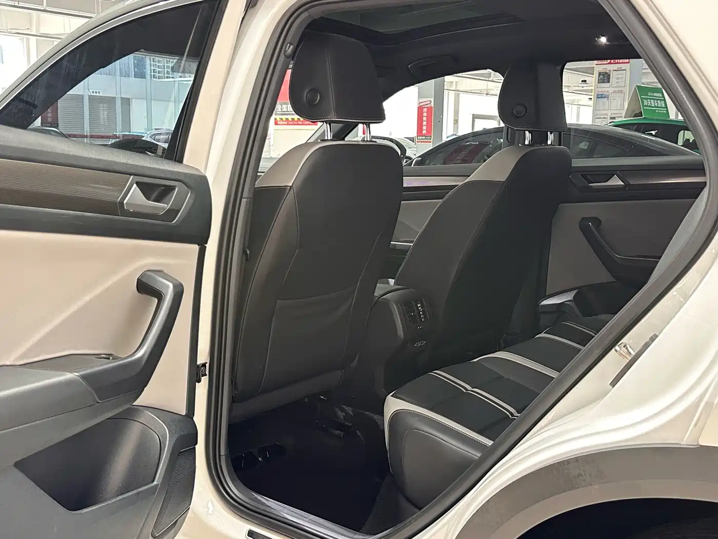 Volkswagen T-Roc, миниатюра 5