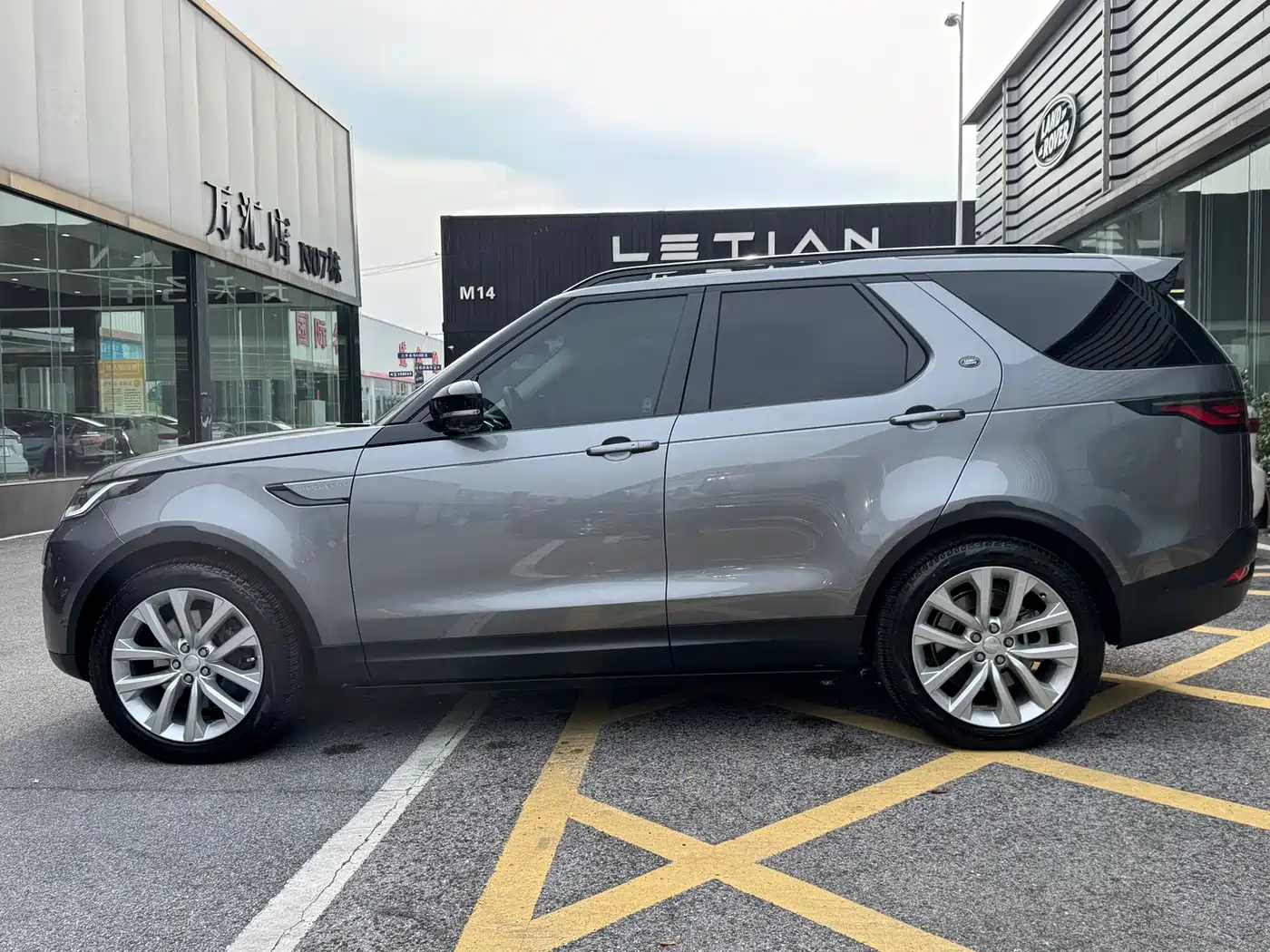 Land Rover Discovery 2024 Model 360PS S фото 17