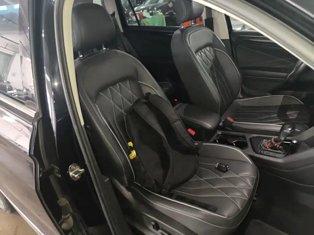 Фото 25 - Volkswagen Tiguan L
