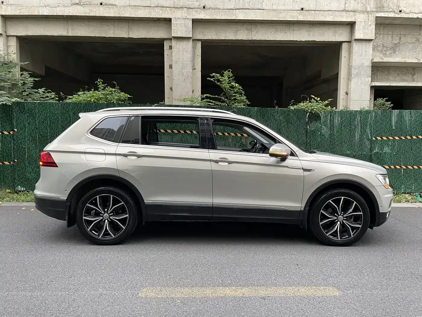 Фото 6 - Volkswagen Tiguan L