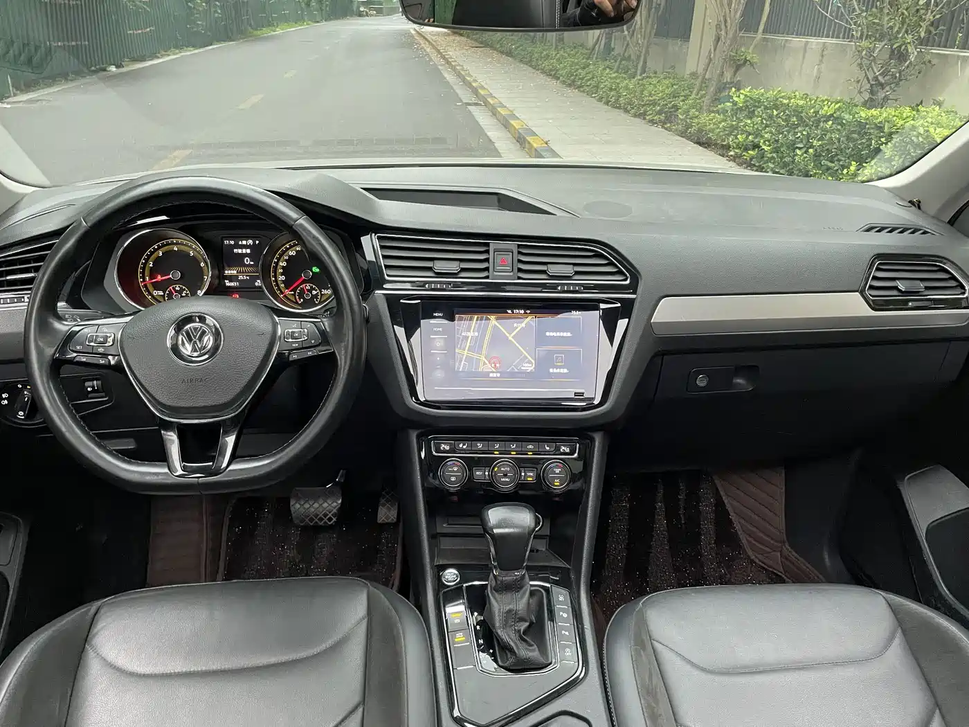 Фото 16 - Volkswagen Tiguan L