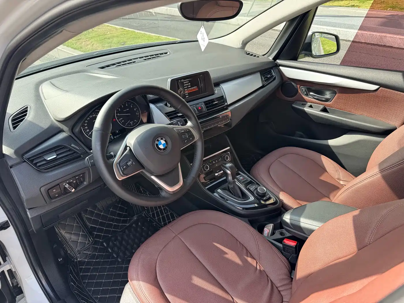 BMW 2 Series Touring 2016 218i Fashion Model фото 4