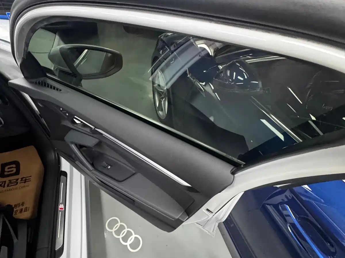 Photo 6 - Audi A3