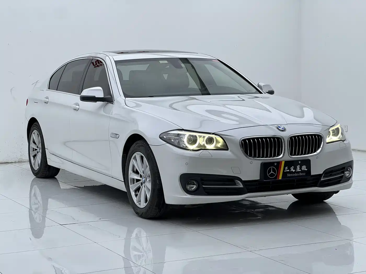 BMW 5 Series 2017 520Li Classic Edition фото 3