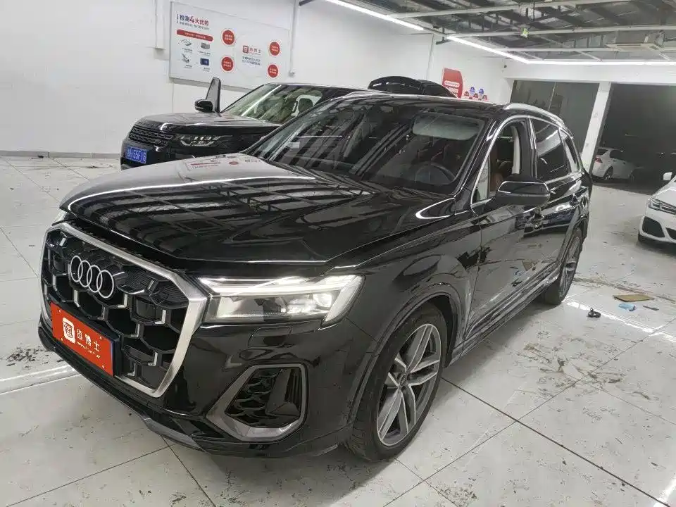 Audi Q7 2025 2025 55 TFSI quattro S line Sport