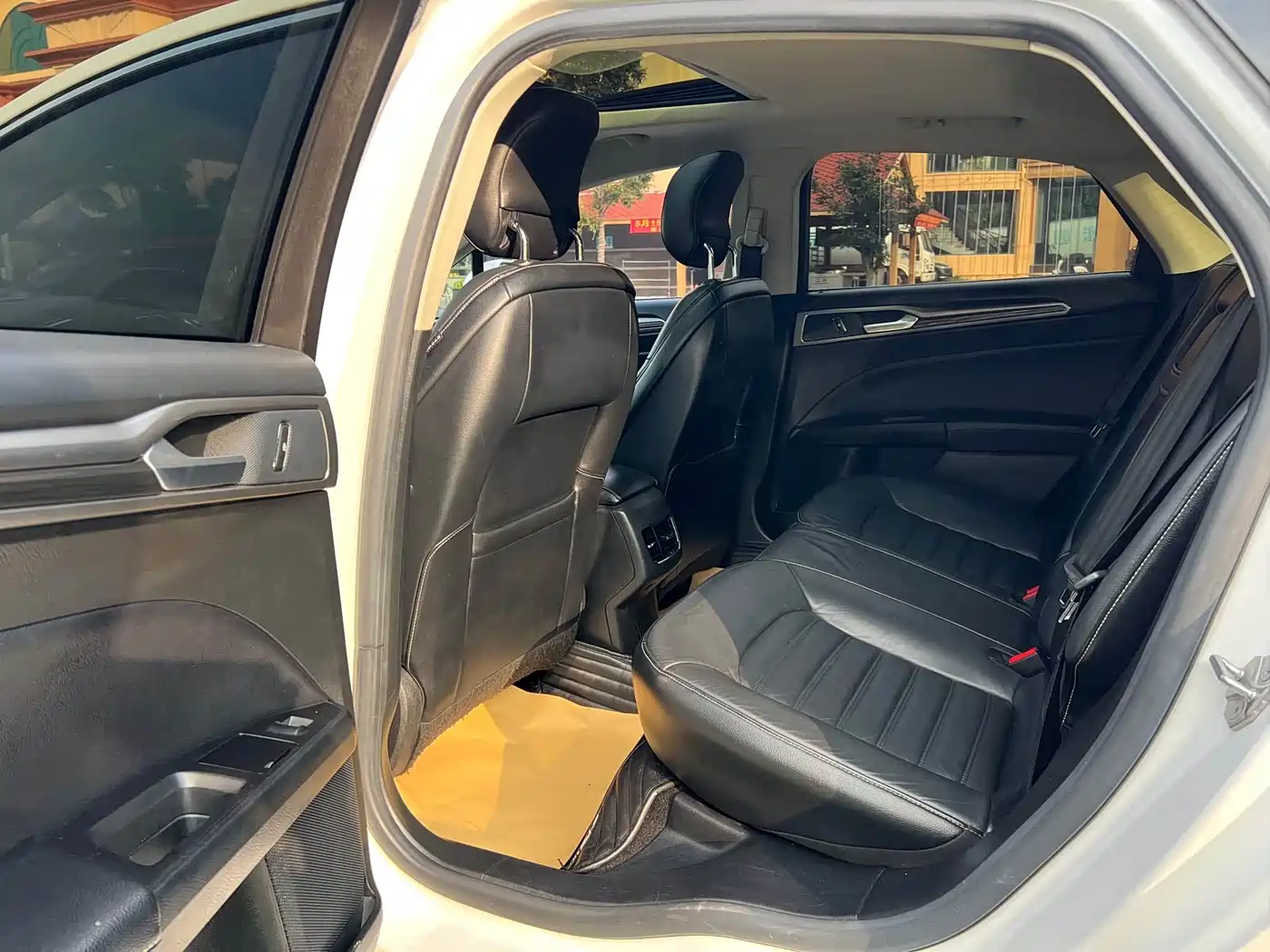 FORD MONDEO