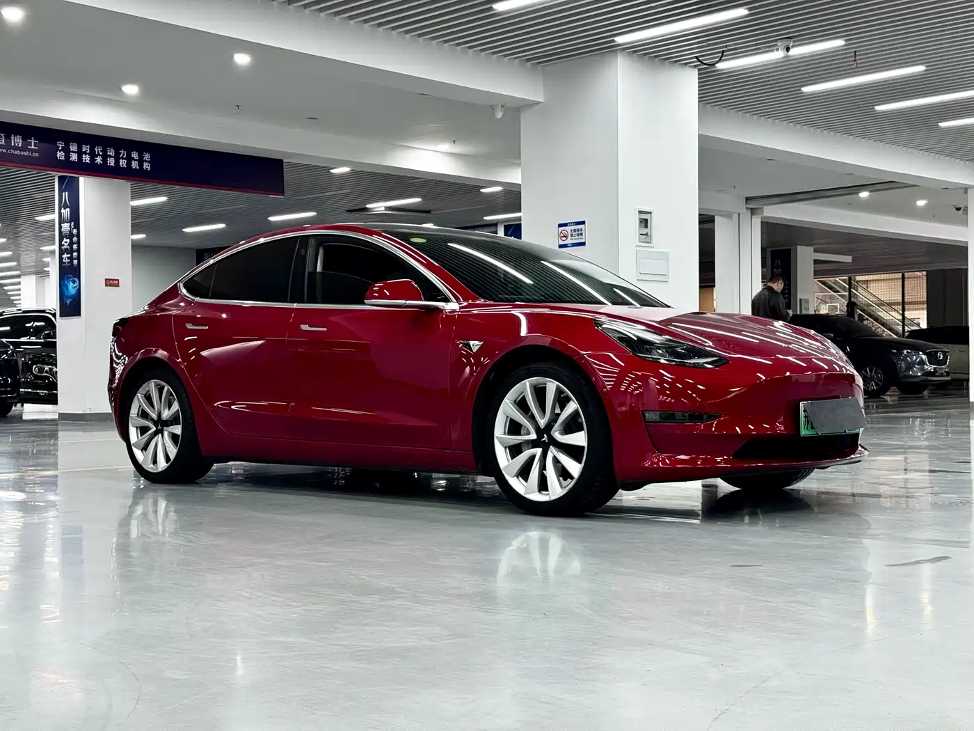 TESLA MODEL 3