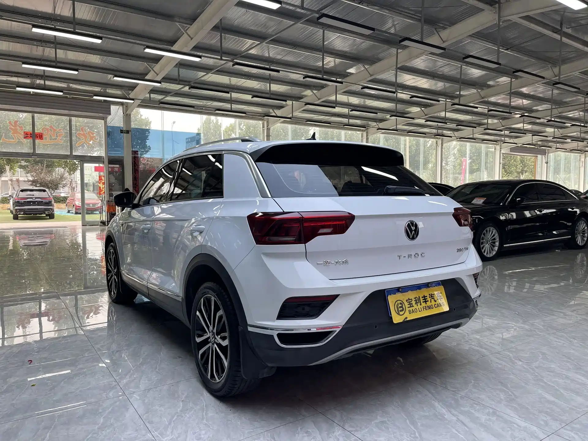Фото 4 - Volkswagen T-ROC