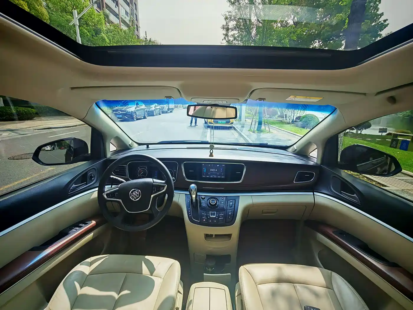 Buick GL8 2018 28T Premium Model China VI фото 7