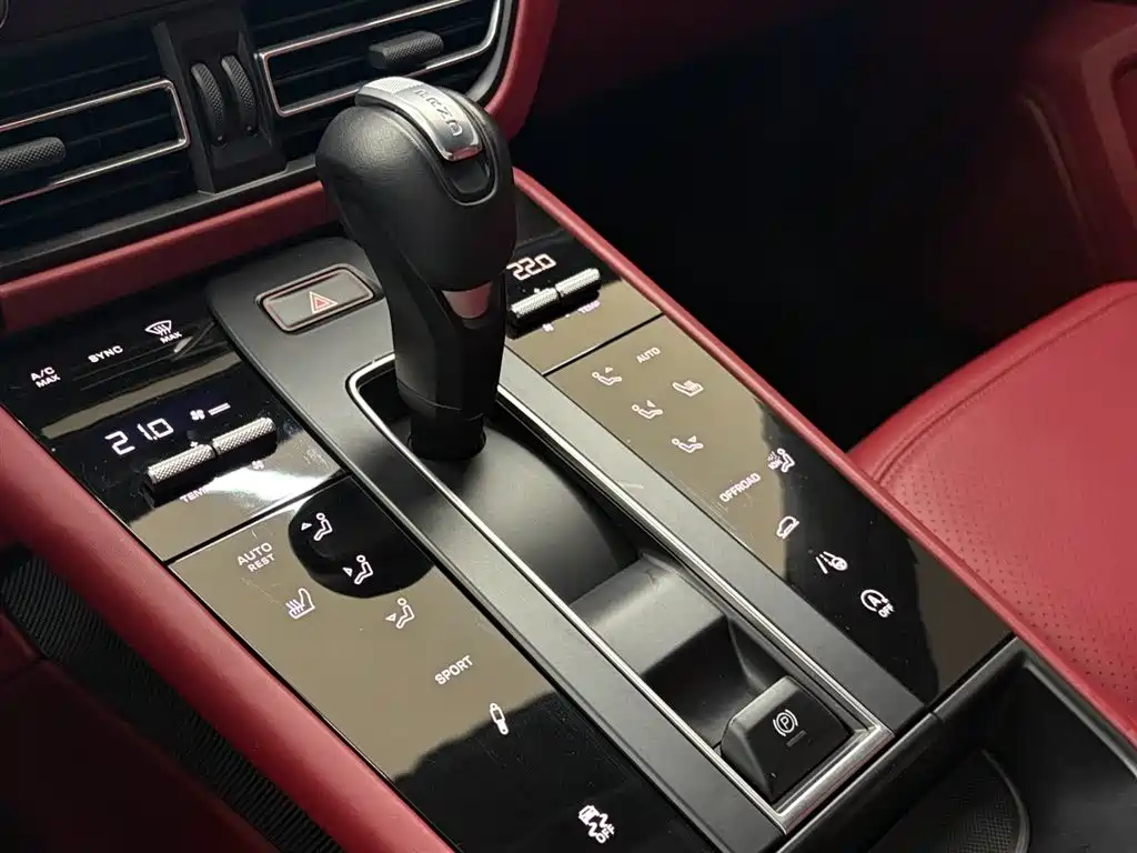 Porsche Macan 2024 Macan 2.0T фото 9