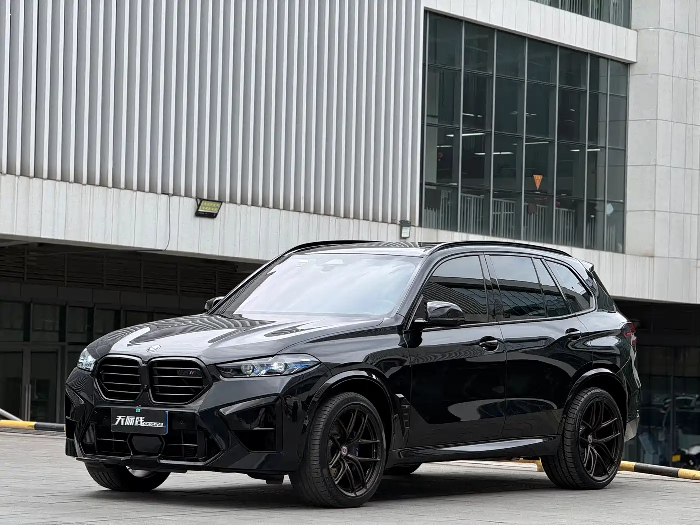 BMW X5 M 2023 Model X5 M Thunder Edition фото 2