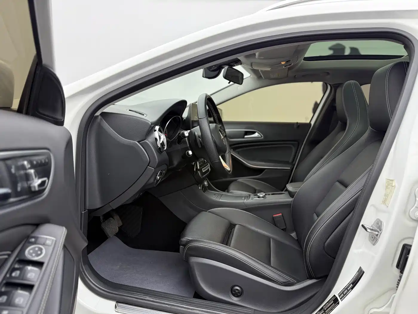 Mercedes-Benz GLA 2018 GLA 200 Dynamic фото 6