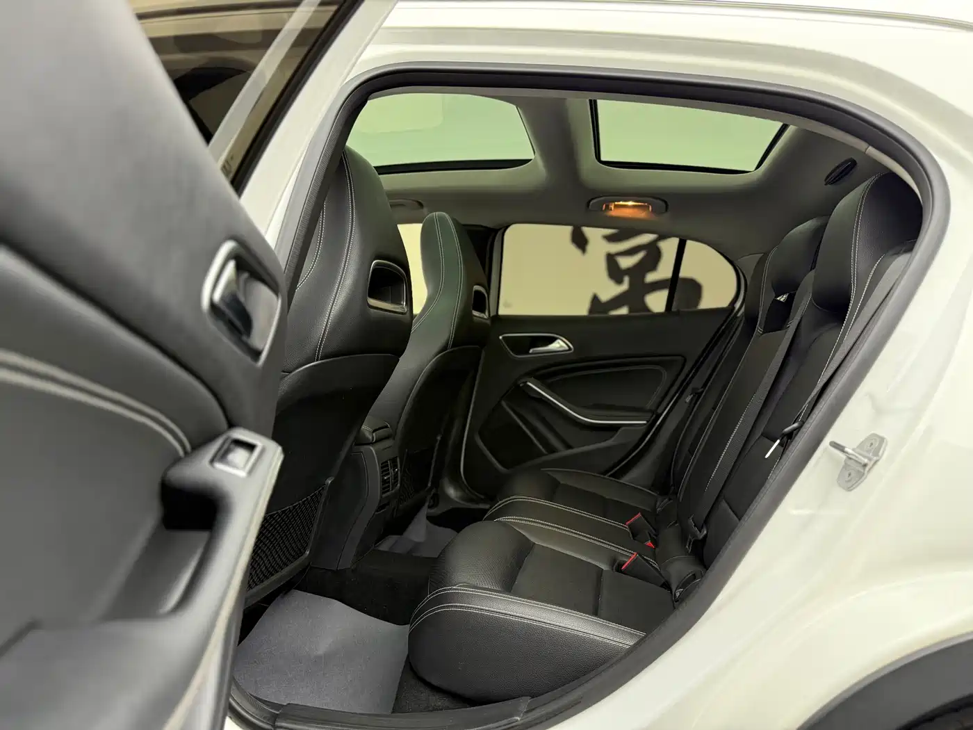 Mercedes-Benz GLA 2018 GLA 200 Dynamic фото 7