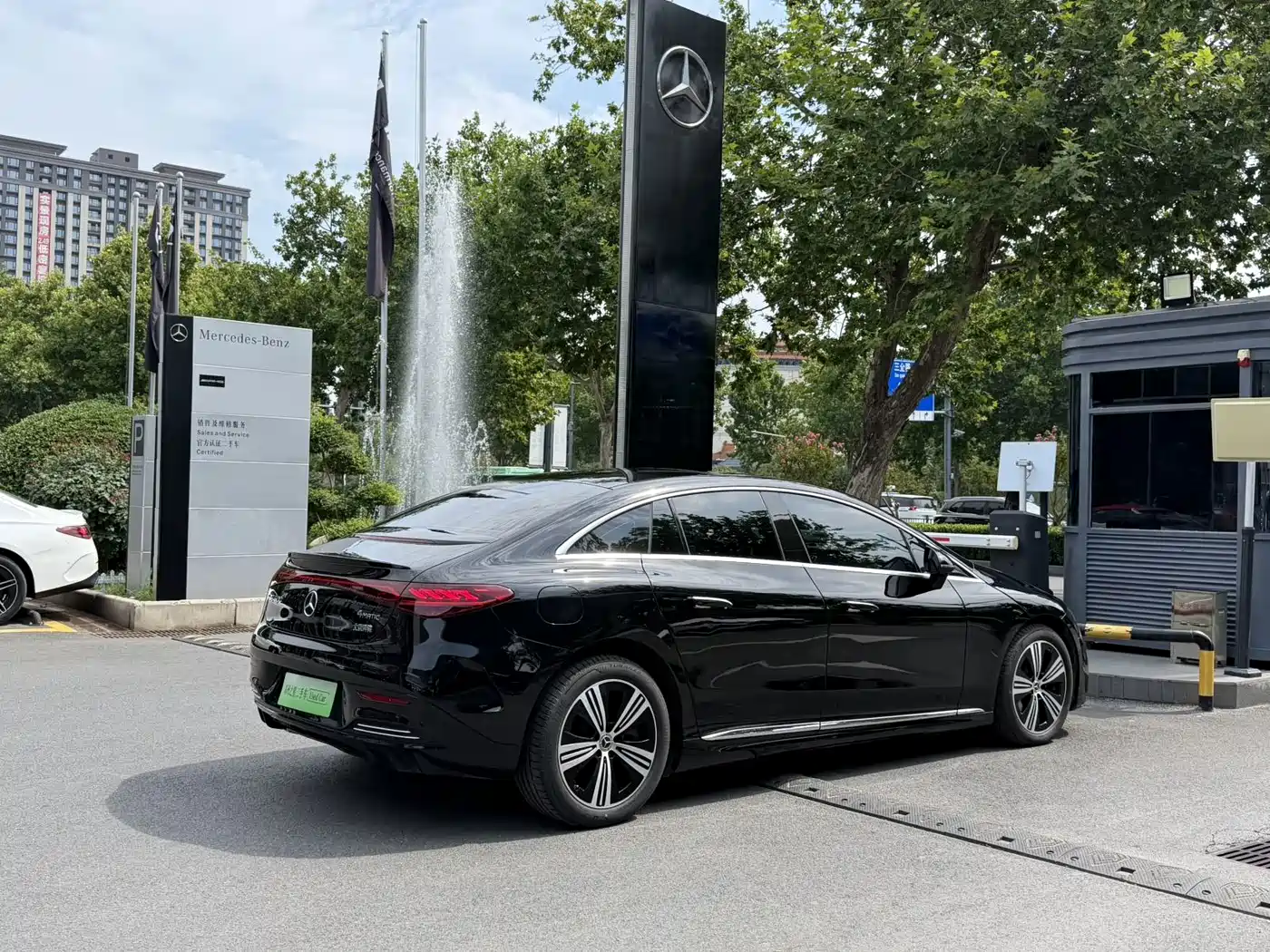 Mercedes-Benz EQE 2025 2025 Model 500 4MATIC Luxury Edition