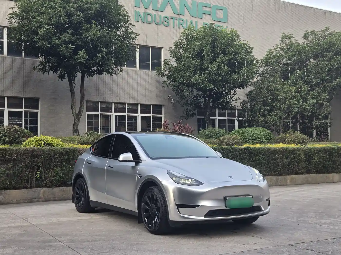 TESLA MODEL Y
