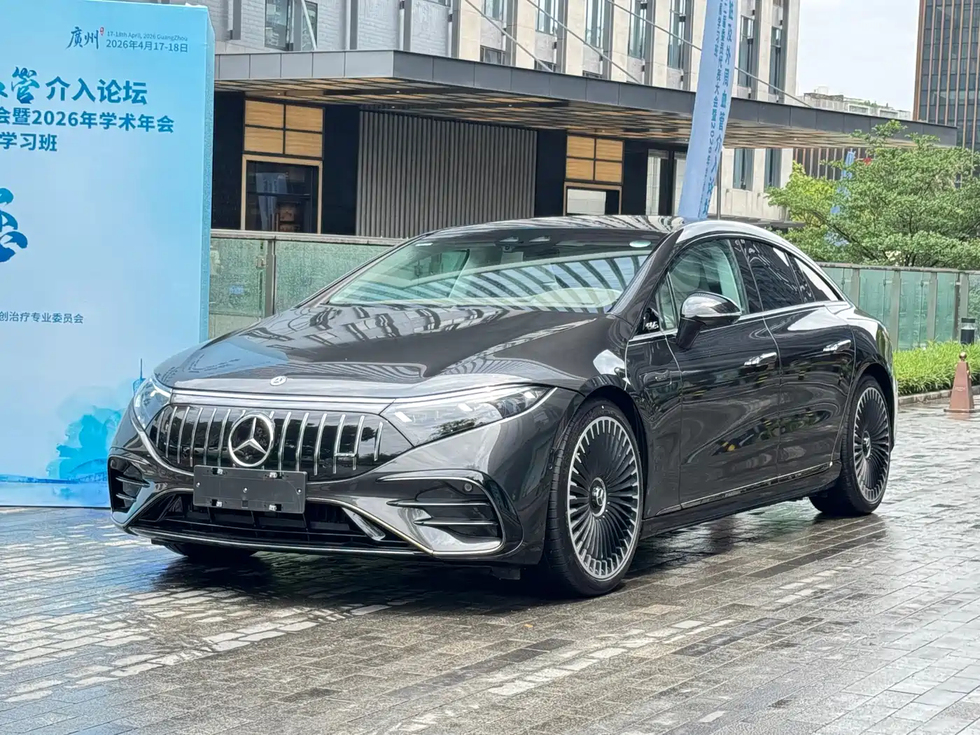 MERCEDES-BENZ EQS AMG