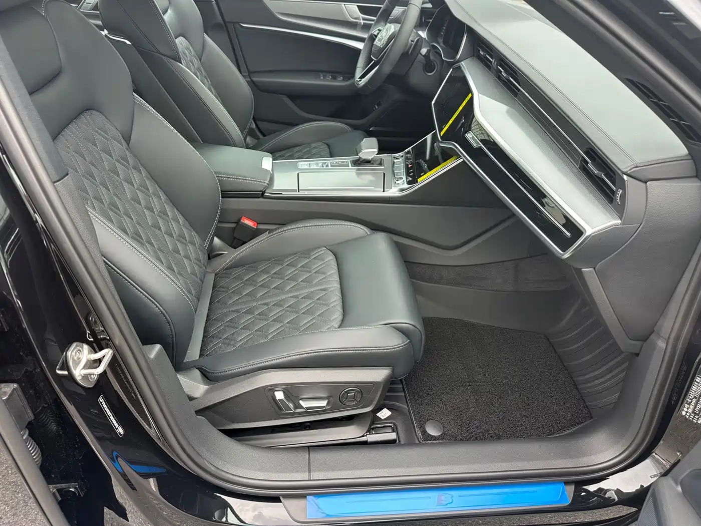 Audi A6L 2026 2026 Model Year 45 TFSI quattro Premium Dynamic + Exclusive Package