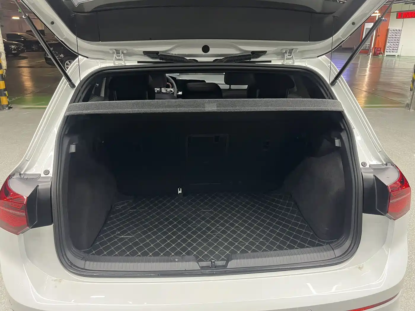 Volkswagen Golf 2023 Facelift 280TSI DSG R-Line Lite фото 15