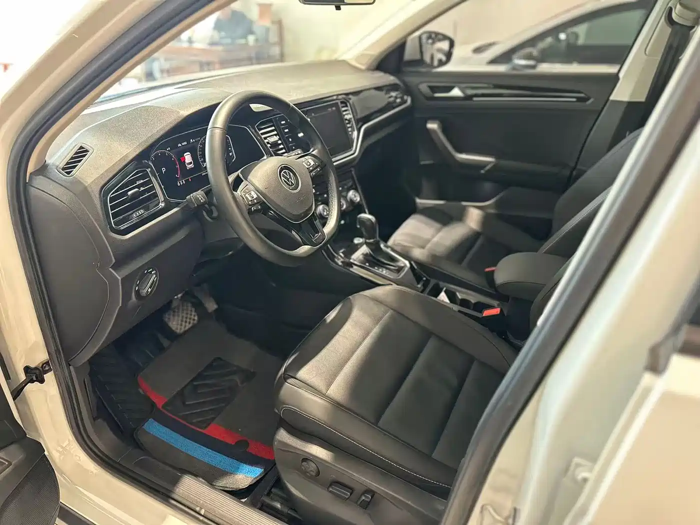 Volkswagen T-ROC 2021 280TSI DSG 2WD Comfort Smart Connect 30th Anniversary Edition фото 9