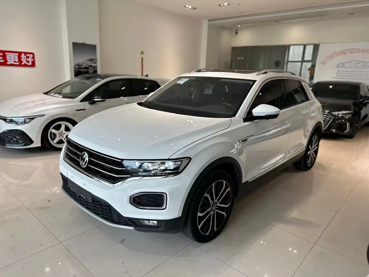 Volkswagen T-ROC 2021 280TSI DSG 2WD Comfort Smart Connect 30th Anniversary Edition фото 2