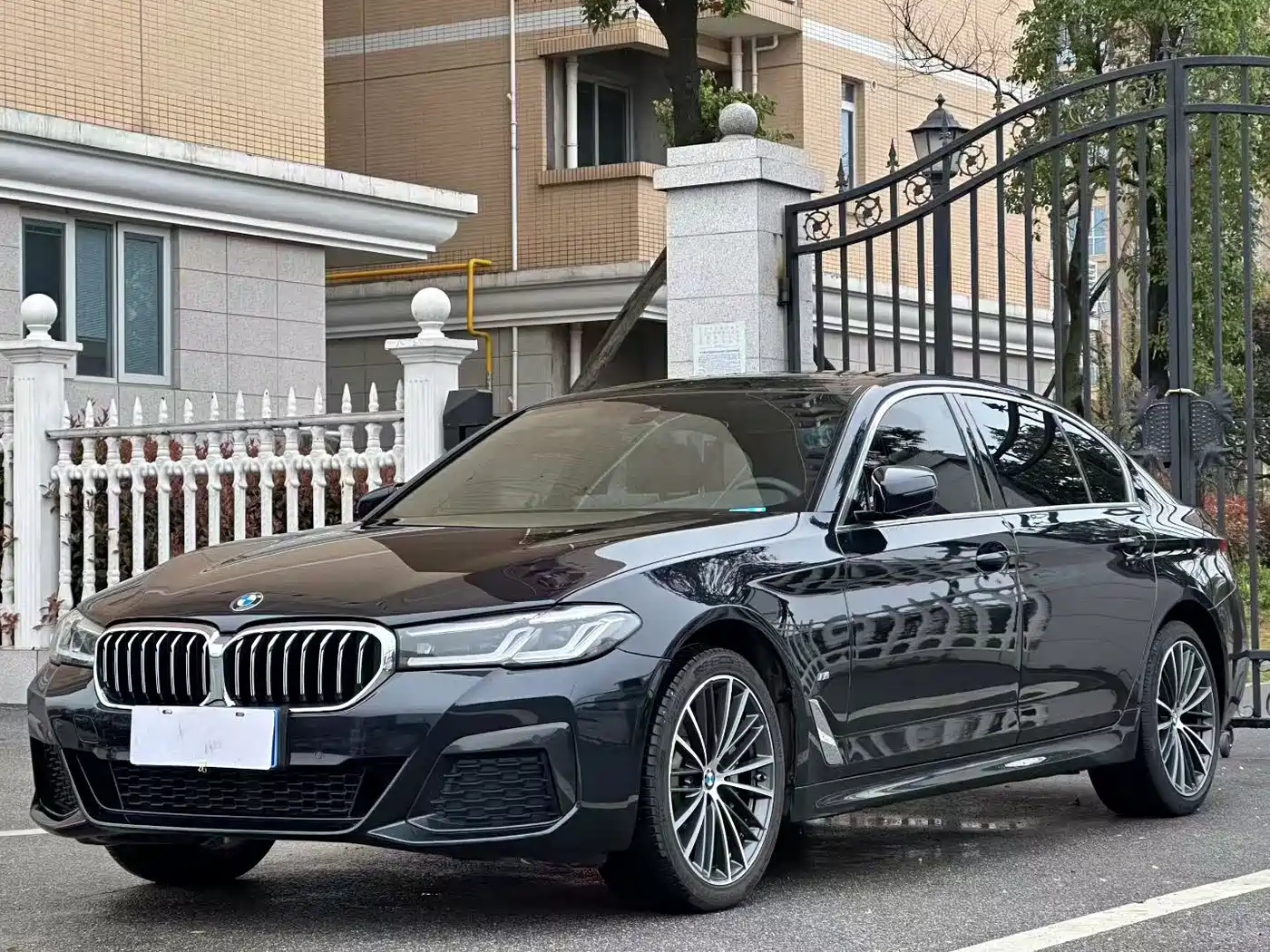 BMW 5 Series 2022 530Li Leading M Sport Package