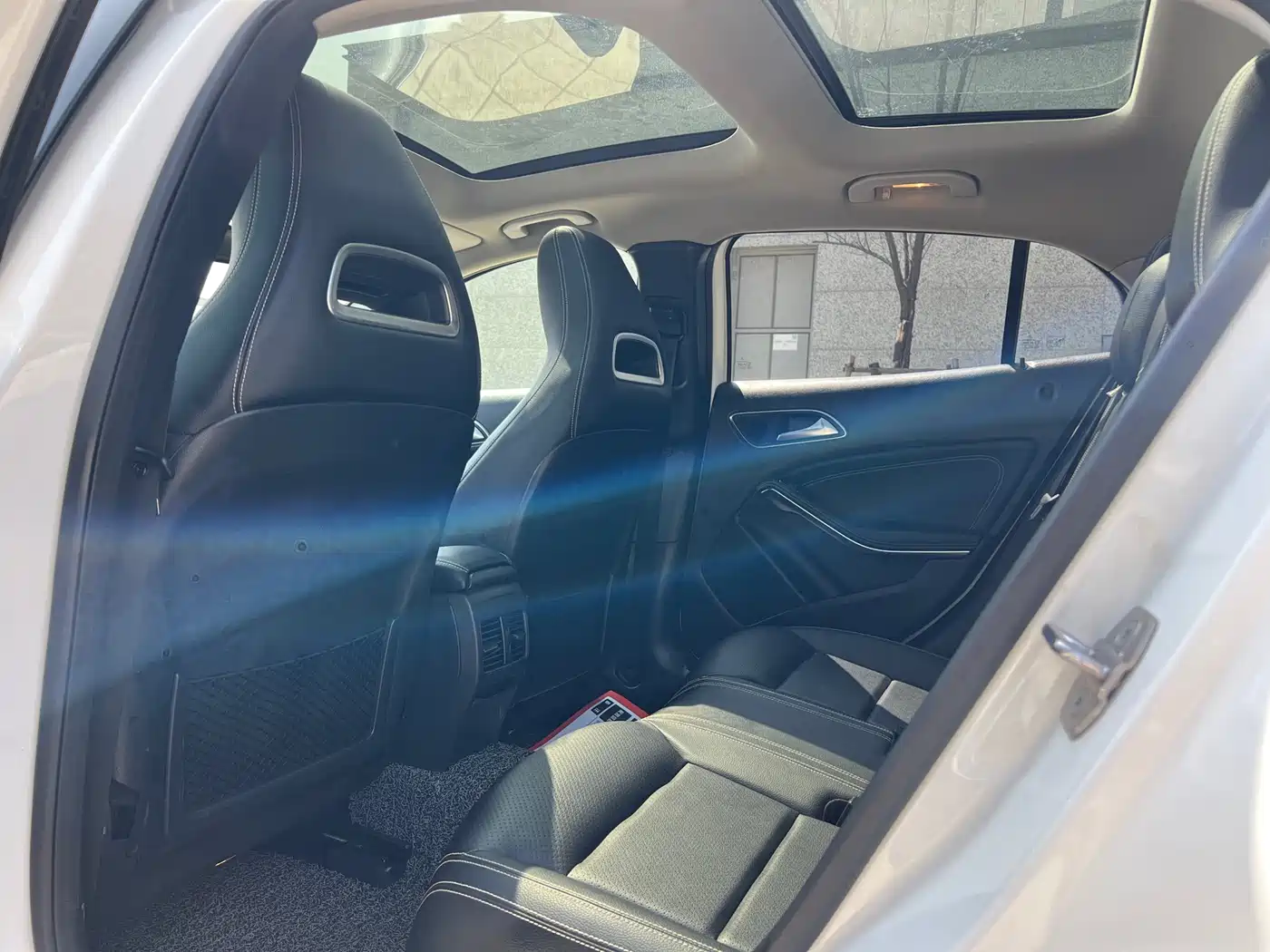 Mercedes-Benz GLA 2018 GLA 200 Dynamic фото 12