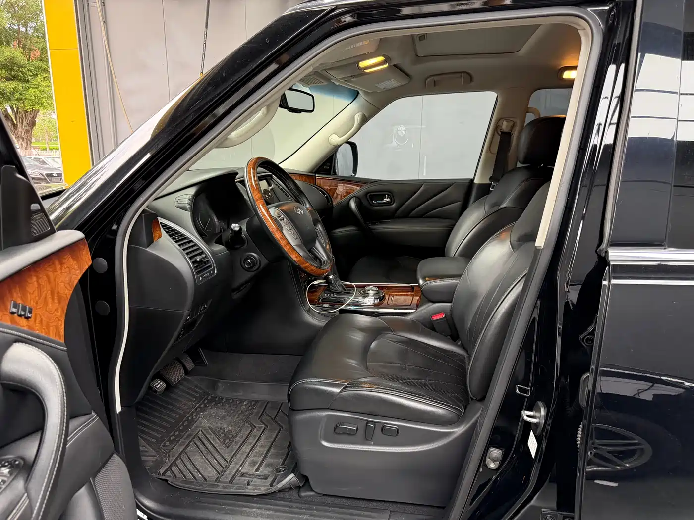 Infiniti QX80 2017 2016 5.6L 4WD
