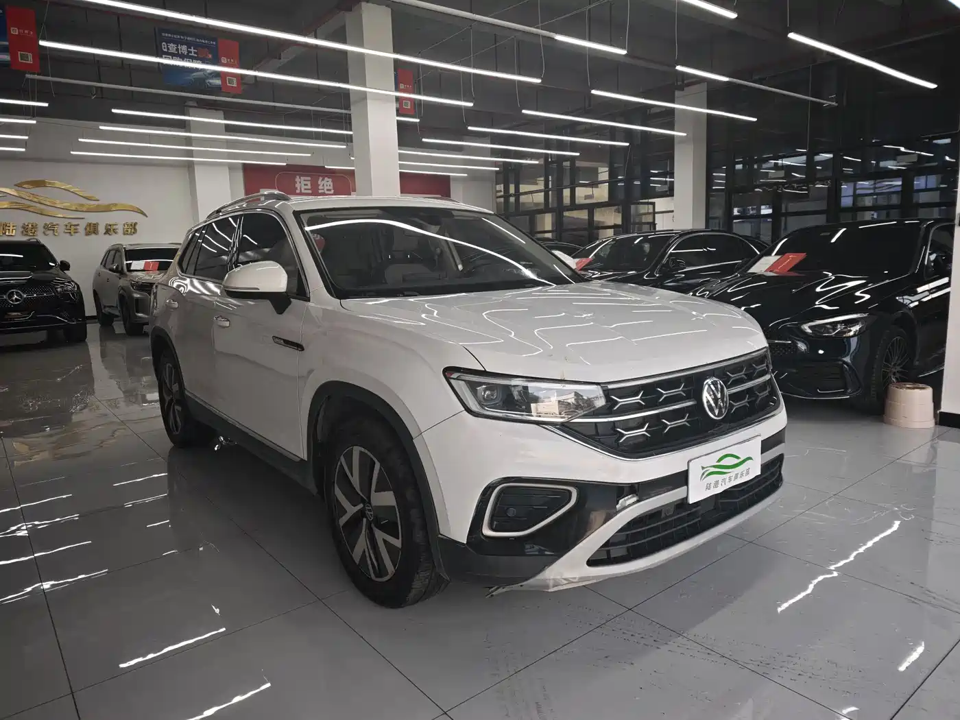 Volkswagen Tayron 2022 330TSI 2WD Luxury Smart Connect Plus фото 3