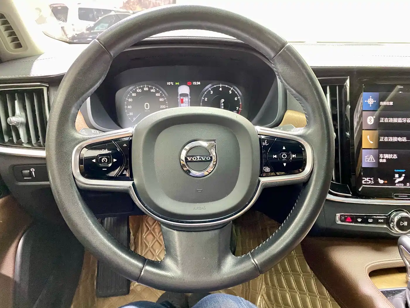 Фото 10 - Volvo S90