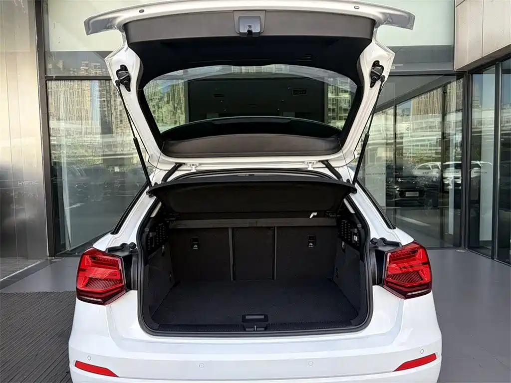 Audi Q2L 2018 35 TFSI Fashion Elegance China V фото 9