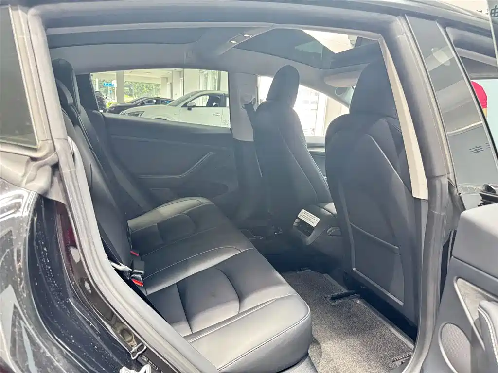 Фото 7 - Tesla Model 3