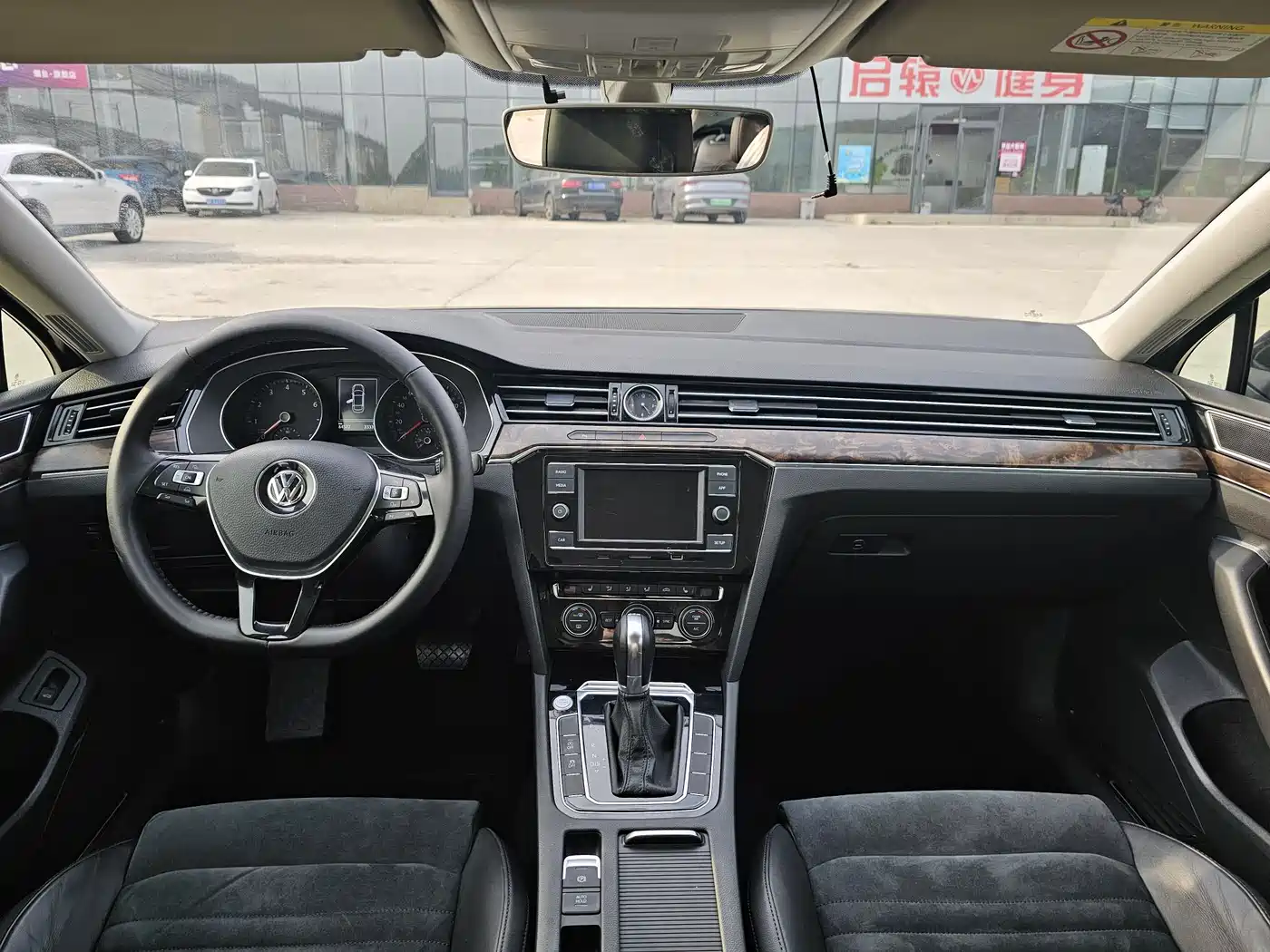 Volkswagen Magotan 2018 330TSI DSG Luxury фото 12