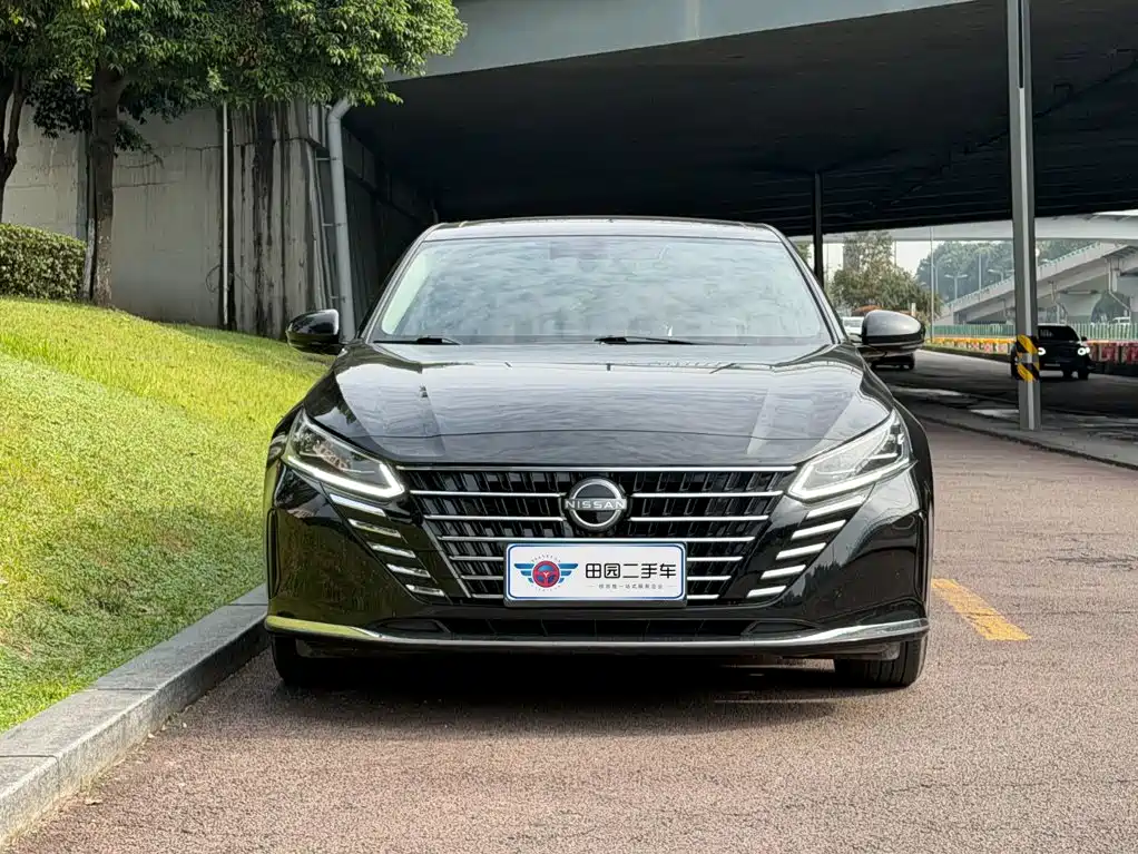 Photo 2 - Nissan Teana