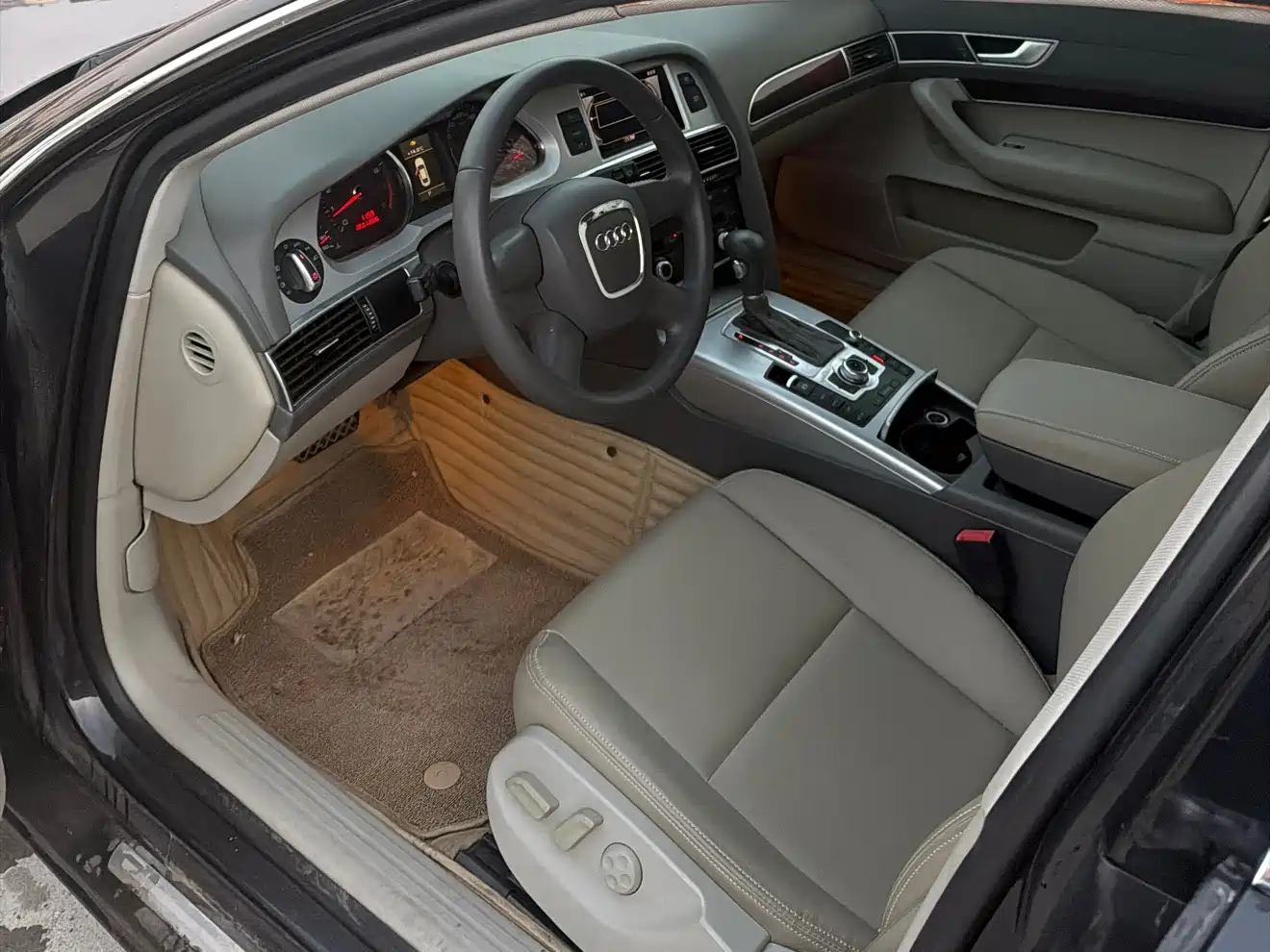 Audi A6L 2011 Model 2.0 TFSI Auto Standard фото 6