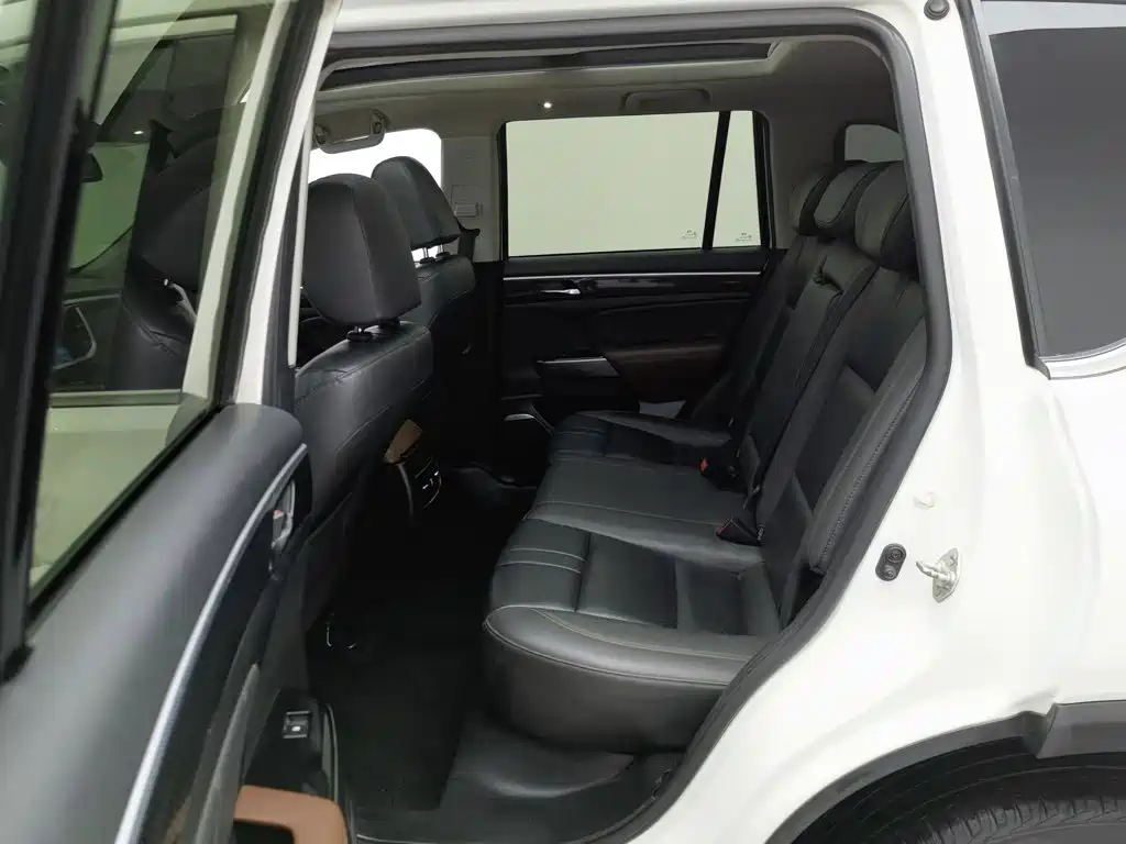 GAC Trumpchi Trumpchi GS7 2018 2017 320T 2WD Luxury Smart Connect