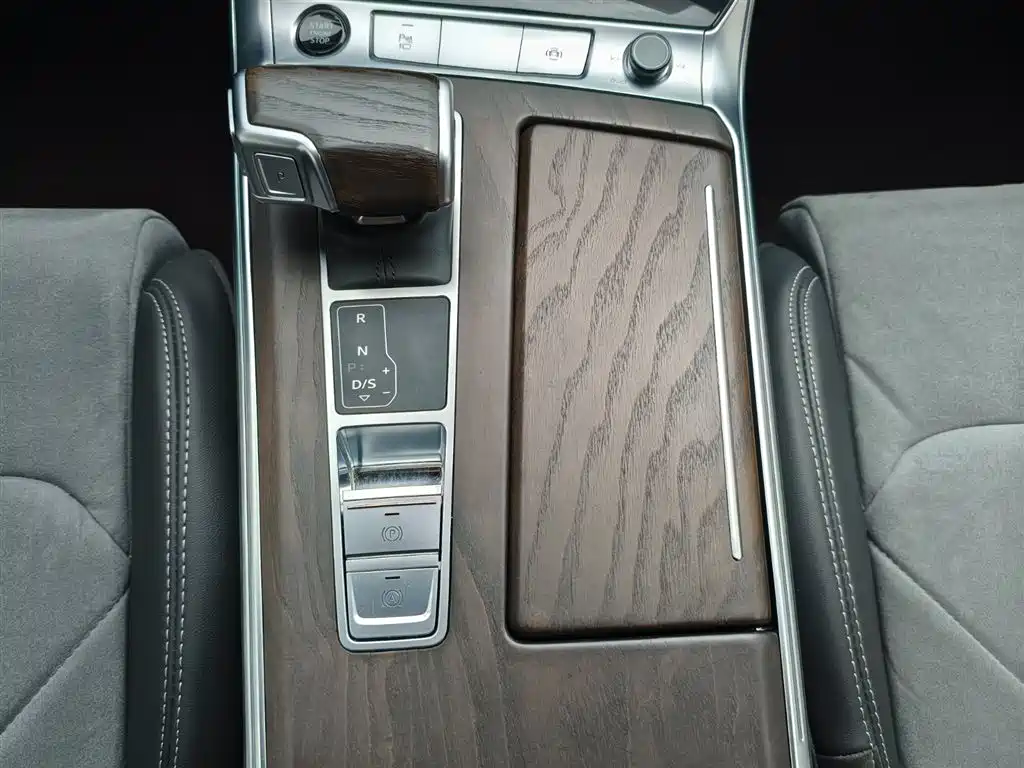 Audi A6L 2024 45 TFSI Premium Dynamic фото 12