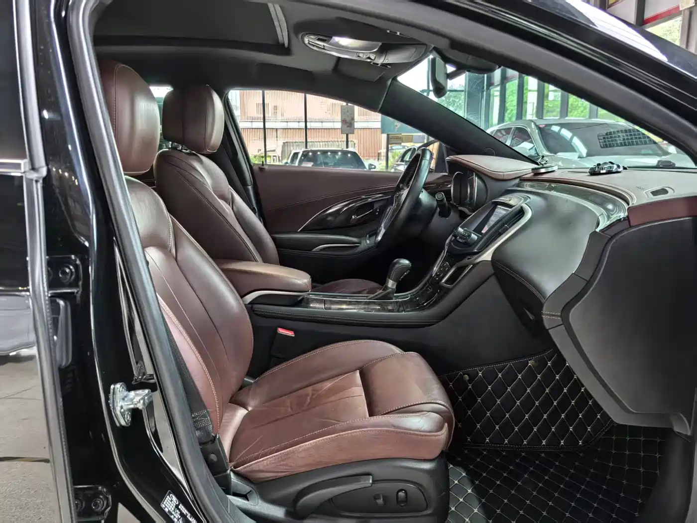 Фото 11 - Buick LaCrosse