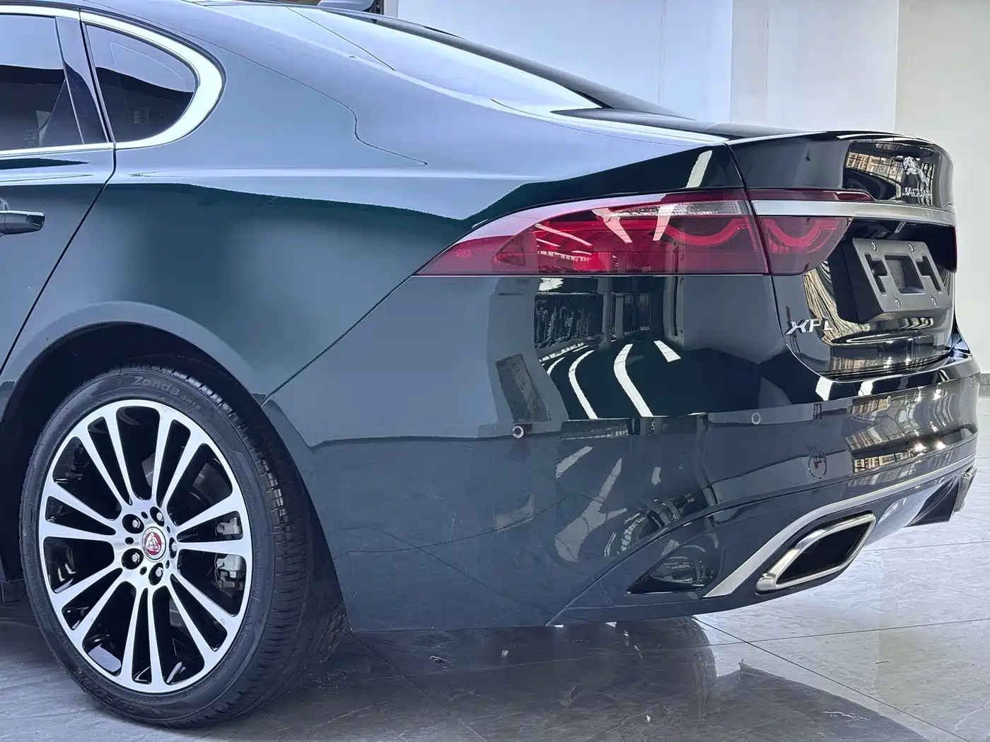 Jaguar XFL 2026 2025 2.0T P250 FWD Luxury Edition