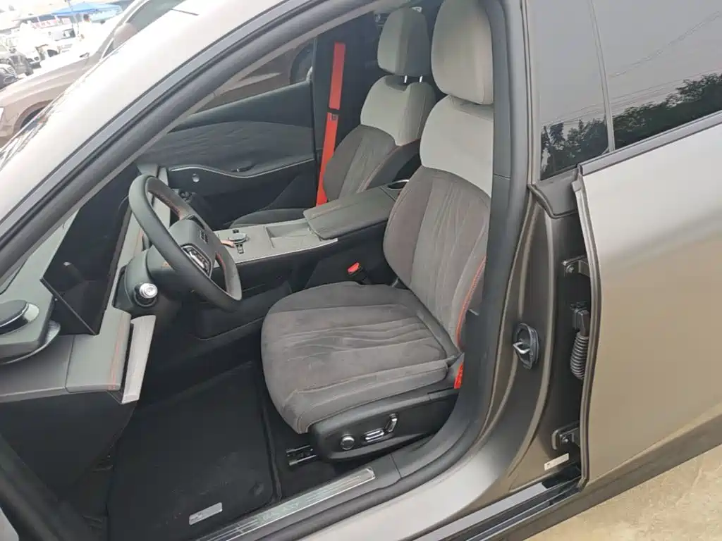 Geely Galaxy Galaxy E8 2024 2024 620km 4WD Starship Performance Edition