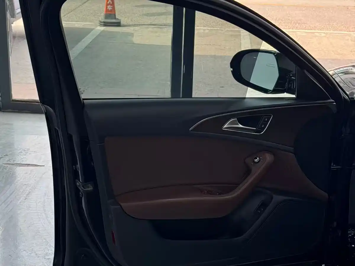 Audi A6L 2015 35 FSI quattro Comfort фото 5