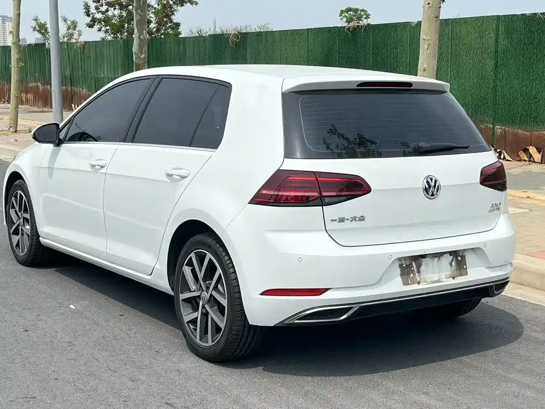 Volkswagen Golf 2018 230TSI Automatic Luxury фото 9